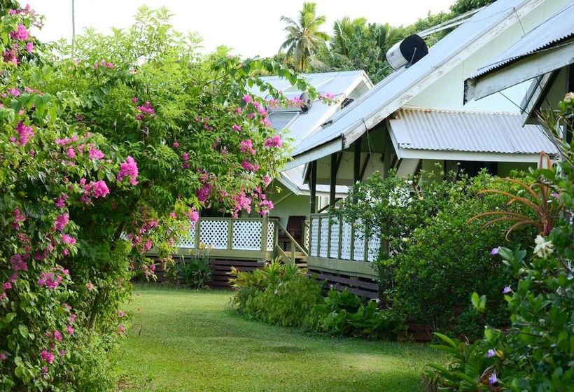 Мотель Gina's Garden Lodges