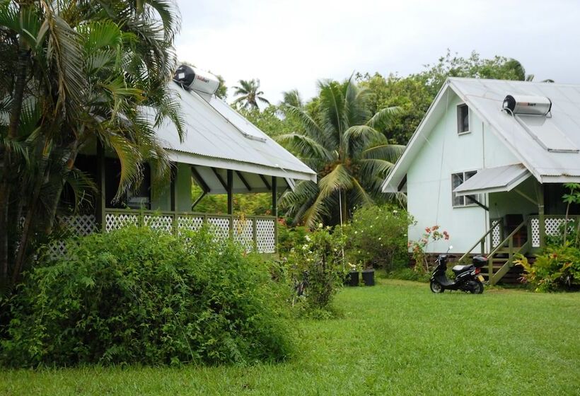 Мотель Gina's Garden Lodges