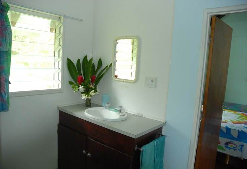 مُتل Gina's Garden Lodges