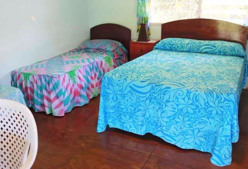 مُتل Gina's Garden Lodges