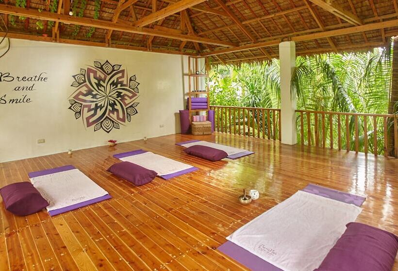 Ocean Vida Beach And Dive Resort