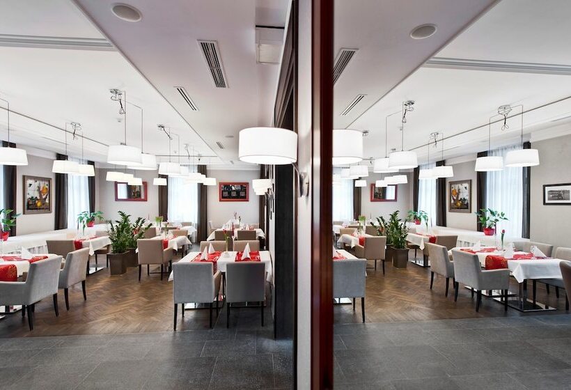 Red Baron Hotel & Restaurant