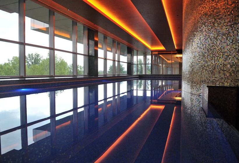 리조트 Four Points By Sheraton Kecskemét Hotel és Konferenciaközpont