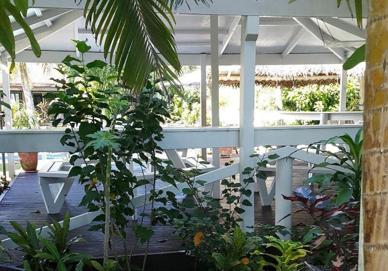 استراحتگاه The Black Pearl Beach Side Apartments