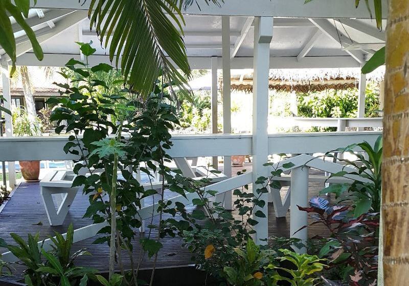 استراحتگاه The Black Pearl Beach Side Apartments