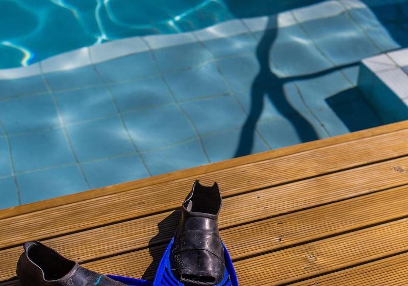 استراحتگاه The Black Pearl Beach Side Apartments