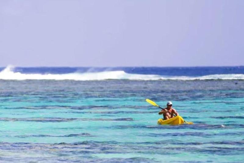 استراحتگاه The Black Pearl Beach Side Apartments