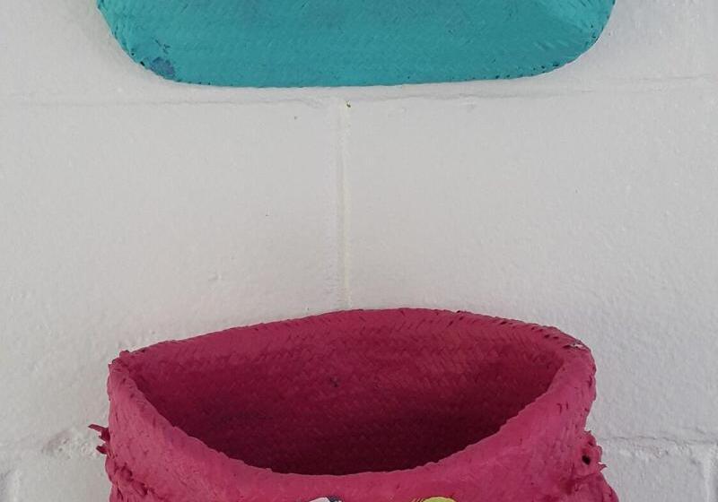 استراحتگاه The Black Pearl Beach Side Apartments