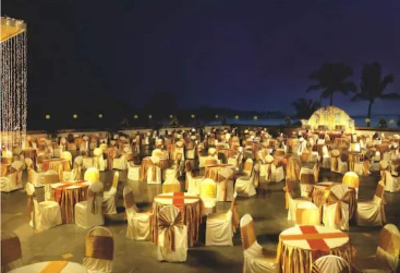 منتجع The Retreat Hotel & Convention Centre