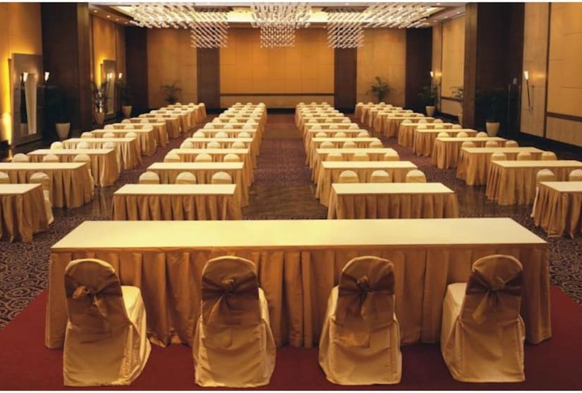 منتجع The Retreat Hotel & Convention Centre