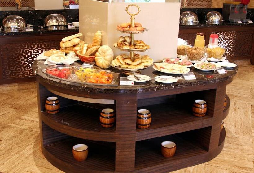 منتجع The Retreat Hotel & Convention Centre