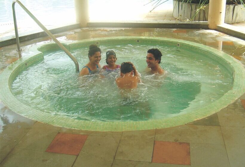 منتجع The Retreat Hotel & Convention Centre