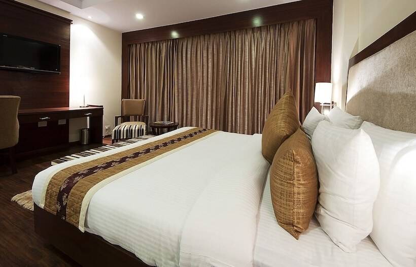 The Golden Palms Hotel And Spa