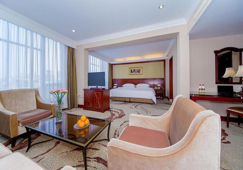 Vienna International Hotel Xiangyang Railway Station