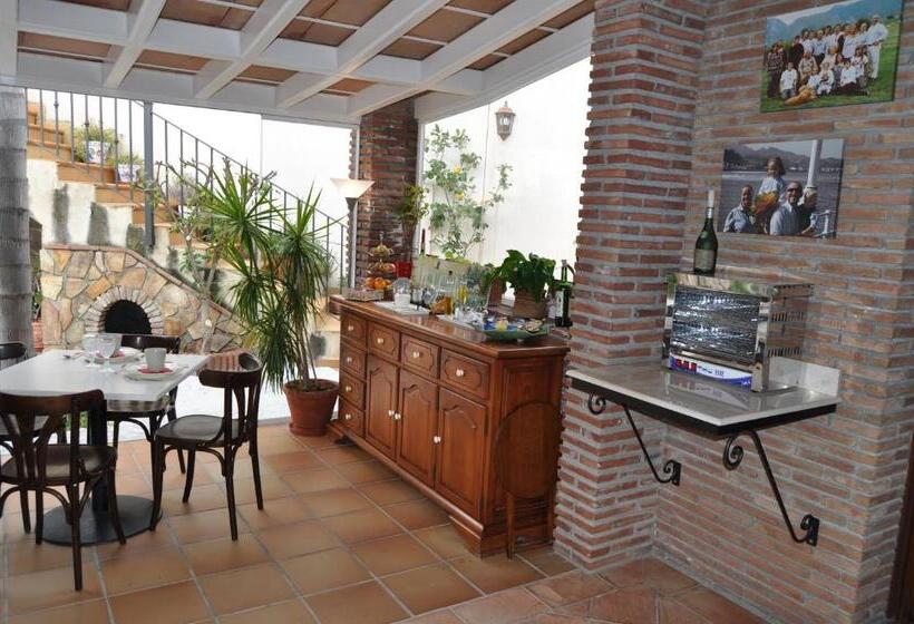 Welcome Inn Nerja Guest House Luxury Bed & Breakfast