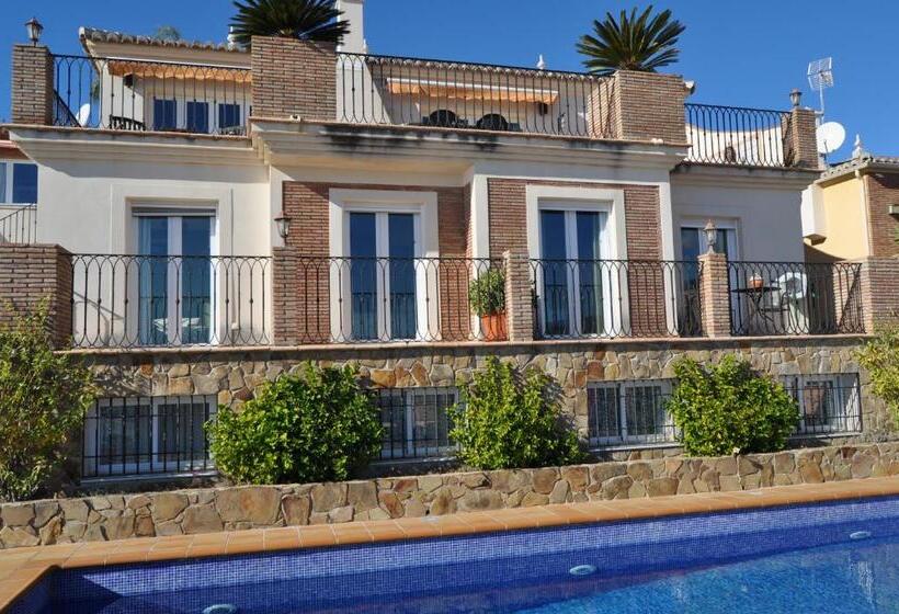 Welcome Inn Nerja Guest House Luxury Bed & Breakfast