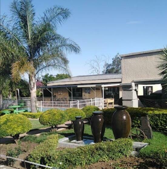 196 On Victoria Bed & Breakfast