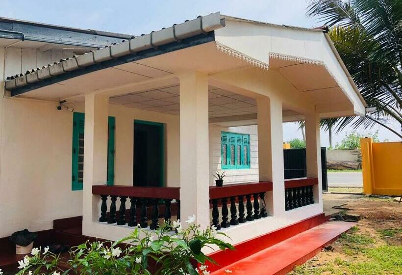 פנסיון Nadeek Guest House