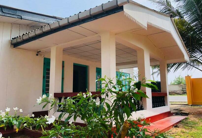 פנסיון Nadeek Guest House