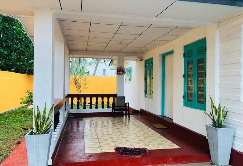 פנסיון Nadeek Guest House