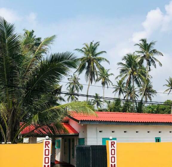 פנסיון Nadeek Guest House