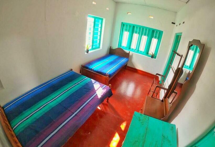 פנסיון Nadeek Guest House