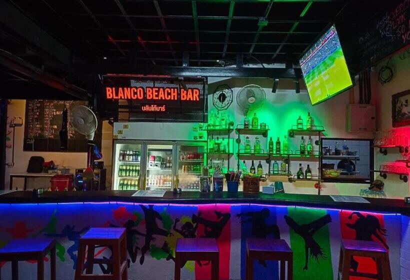 Blanco Beach Bar Hostel
