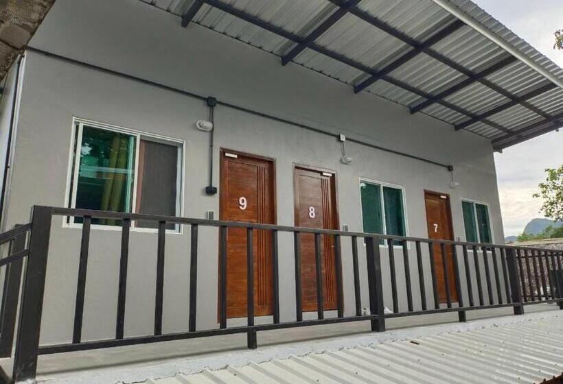 Blanco Beach Bar Hostel