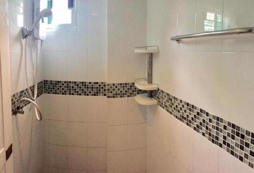 Blanco Beach Bar Hostel