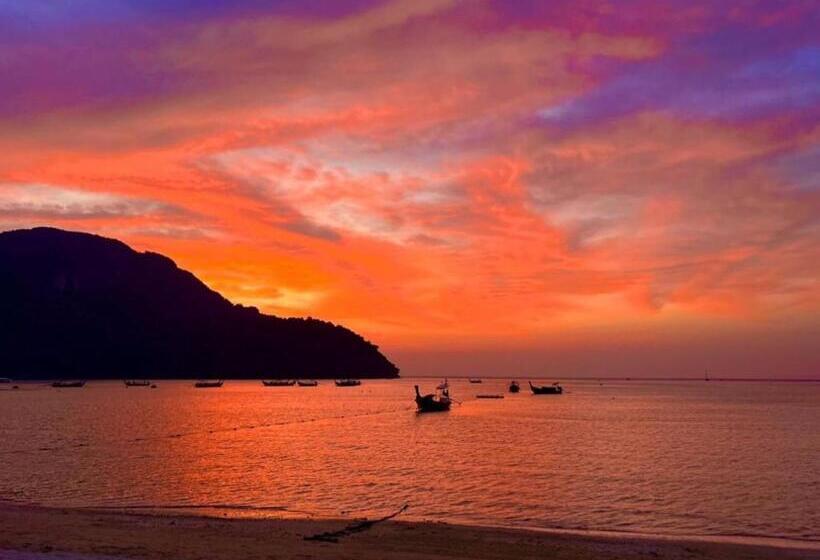 Blanco Beach Bar Hostel