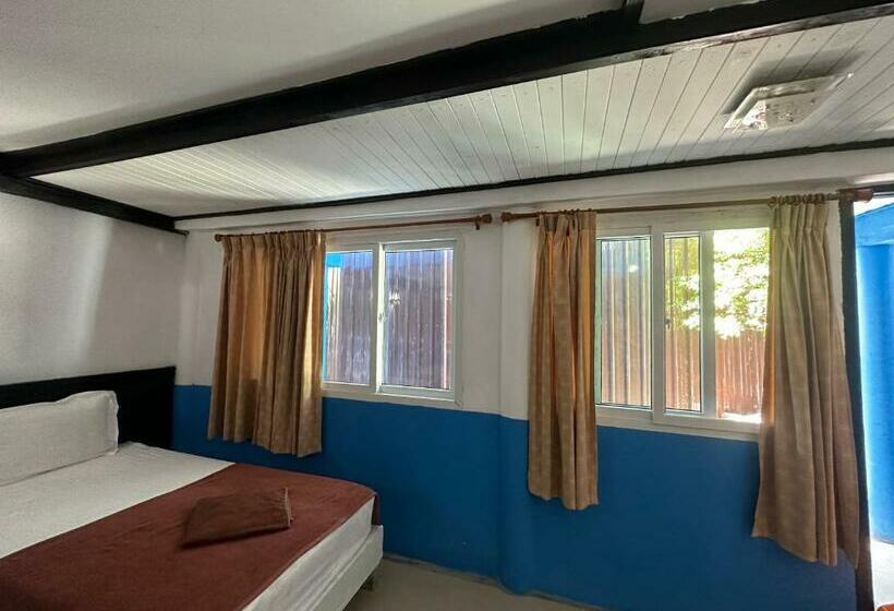 بنسيون Phiphi Film House