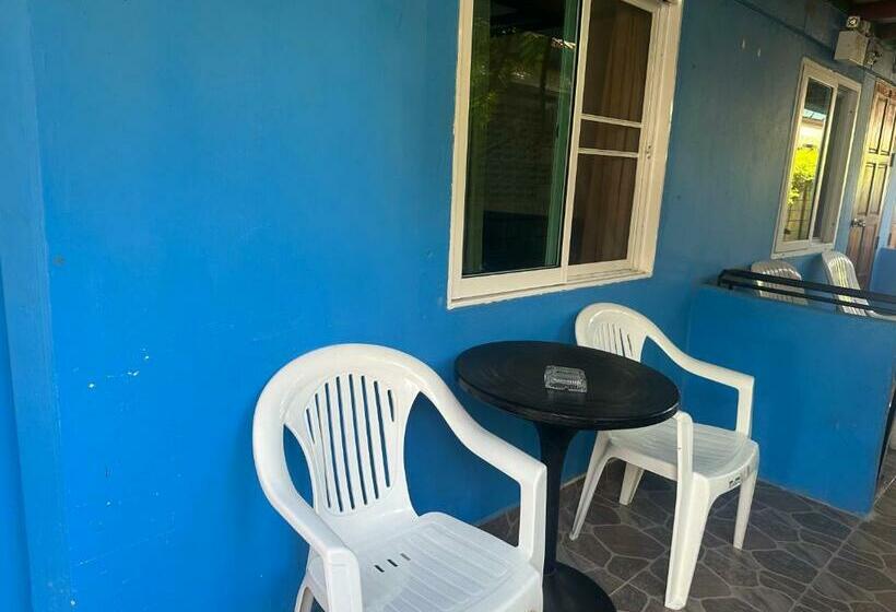 بنسيون Phiphi Film House