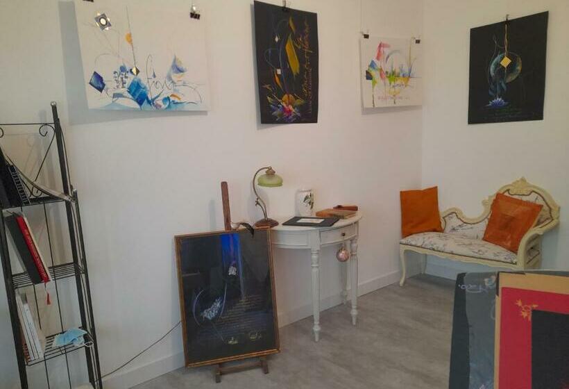 مبيت وإفطار La Chambre De Garance Et Ses Couleurs D Art