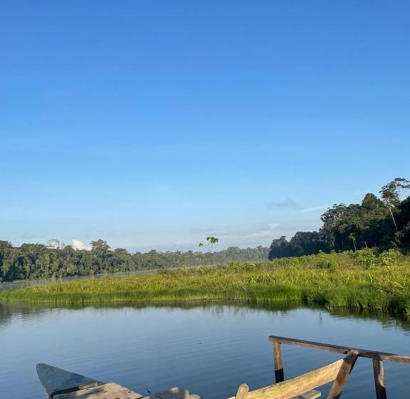 تختخواب و صبحانه Tambopata Edosikiana Lodge