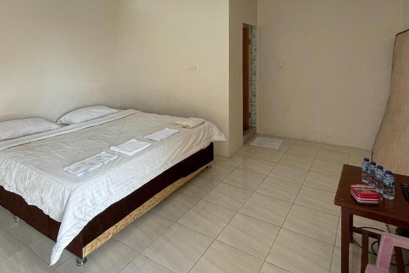 ホテル Valencia Homestay Redpartner