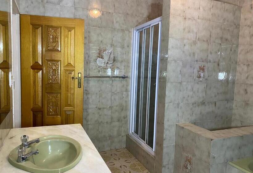 펜션 Chic Guest House & Solar System Free From Load Shedding