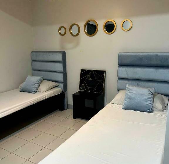 פנסיון Luxecara Guest House