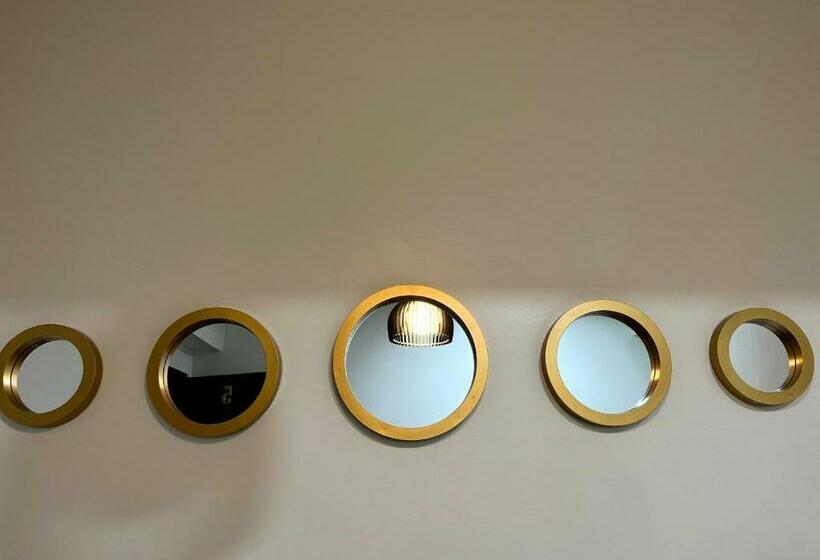 פנסיון Luxecara Guest House