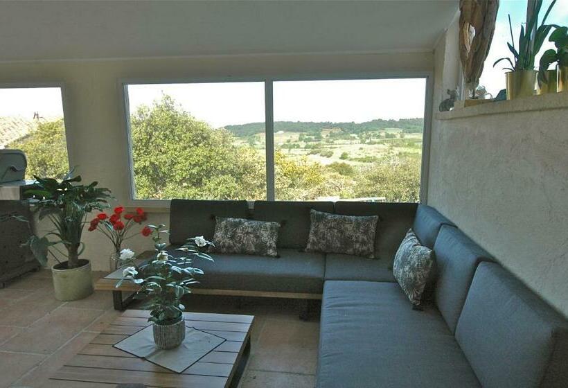 ベッドアンドブレックファースト Clos De La Bellevue