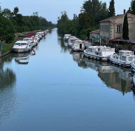 مبيت وإفطار Suite à La Villa Cattus