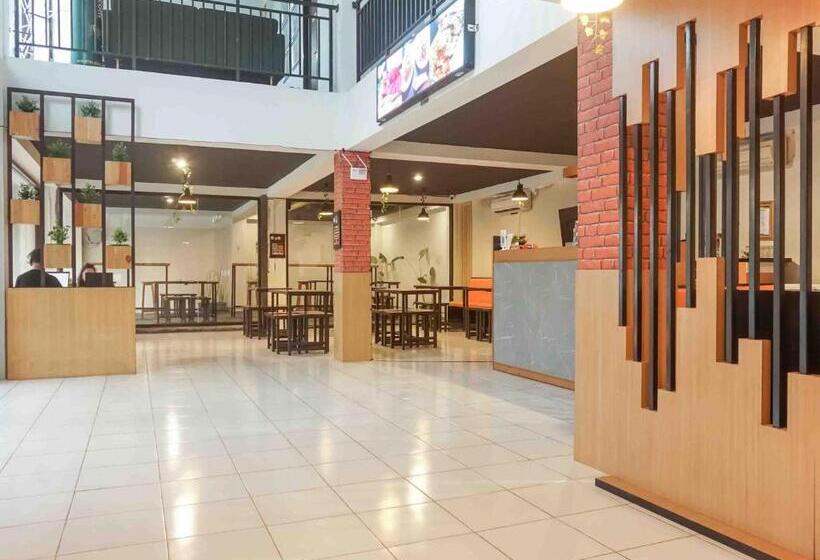 Отель Collection O 91226 M Kostel Syariah