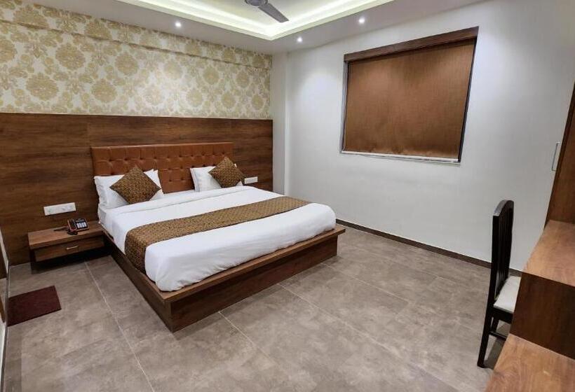 Отель Nova Pride