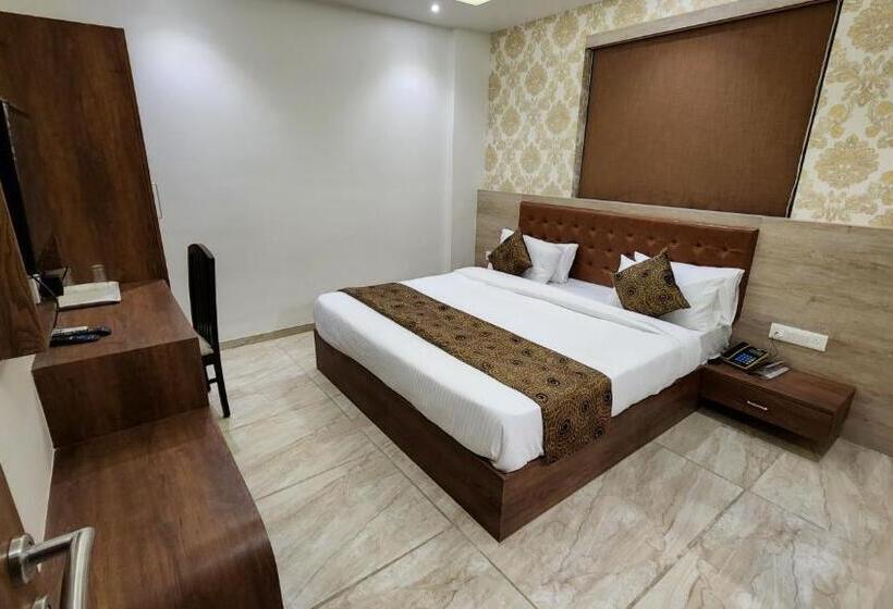 Отель Nova Pride