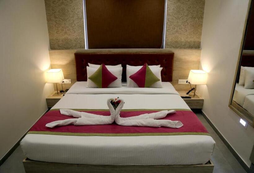 Отель Nova Pride