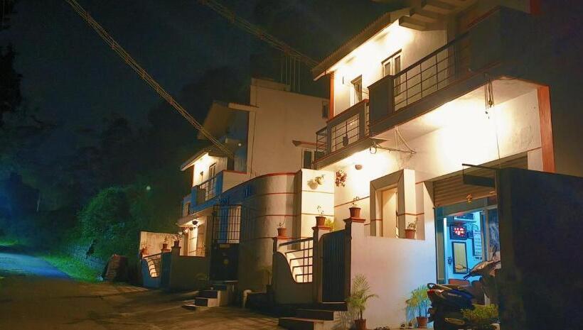 호텔 Royal Black Pepper Cottage