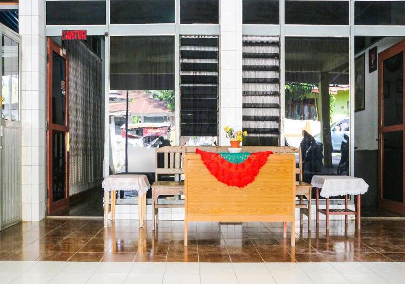 Spot On 91212 Hotel Kelimutu