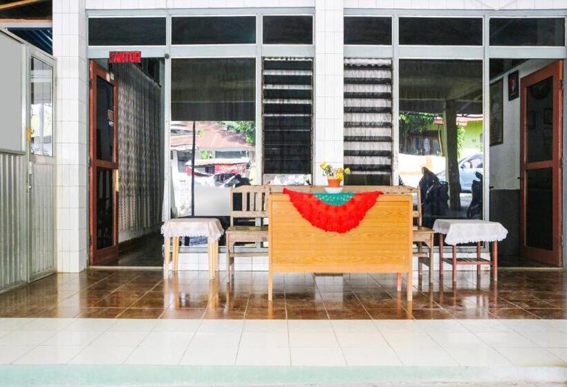 Spot On 91212 Hotel Kelimutu