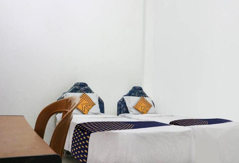 Spot On 91212 Hotel Kelimutu