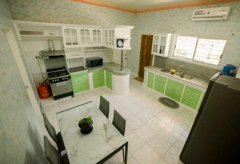 פנסיון Blue Gates Paradise