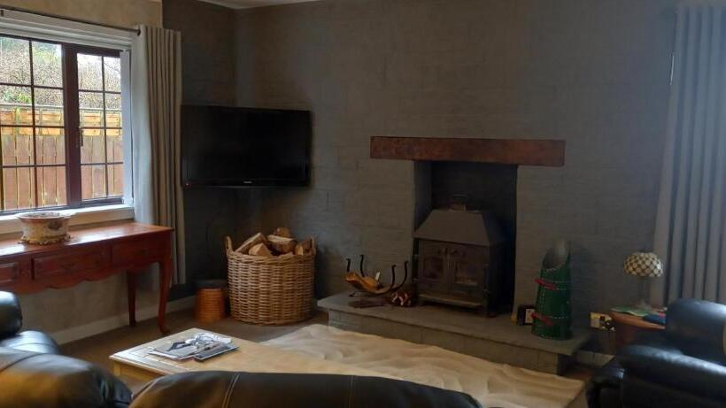 بنسيون Corsbie Villa Guest House